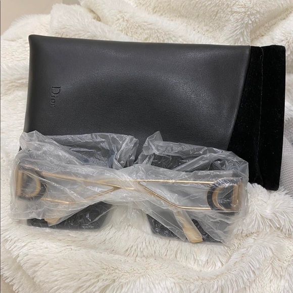 Dior sunglasses just used 1 time - Picture 4 of 4
